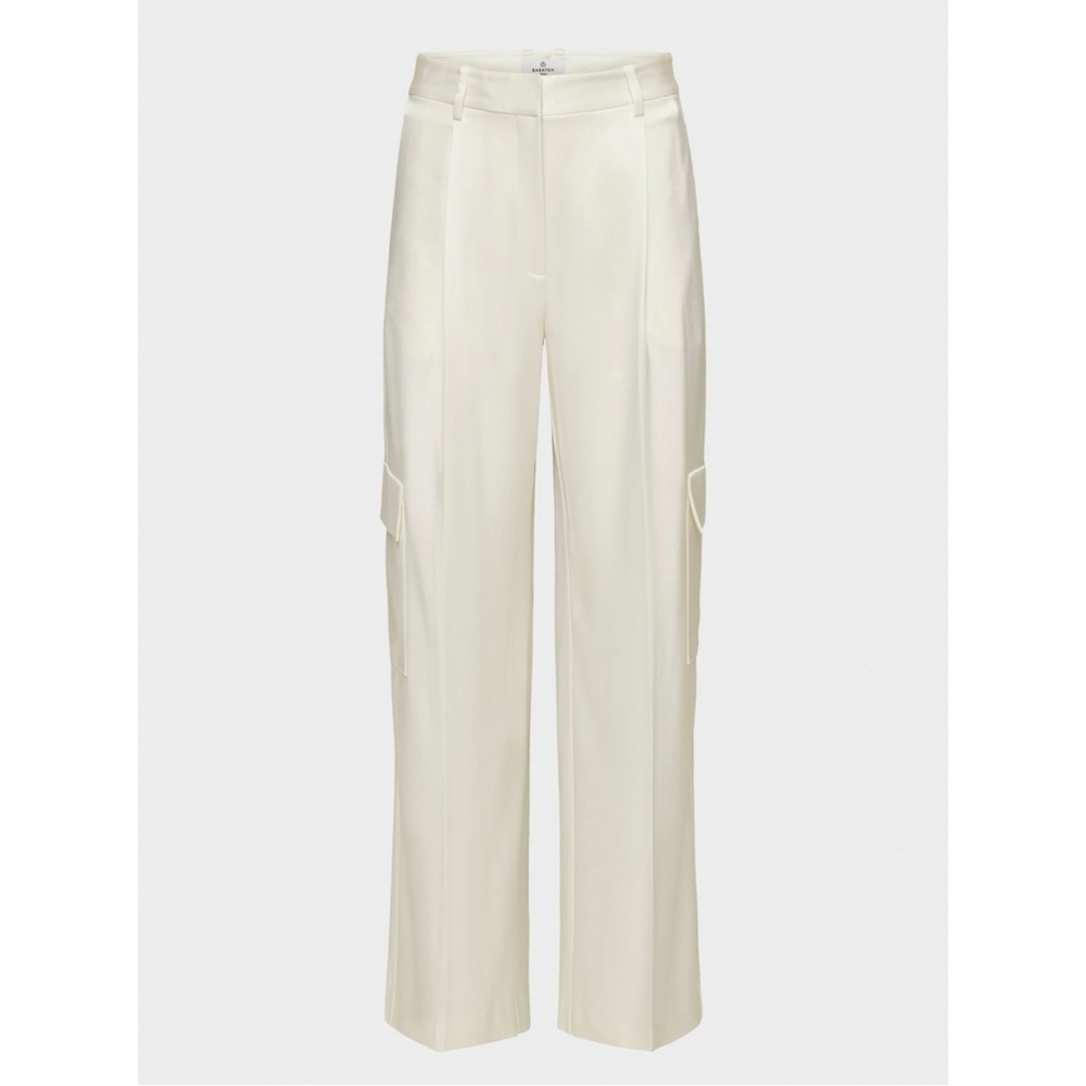 ARITZIA - BABATON - Outgoing Satin Cargo Pant
Size 4